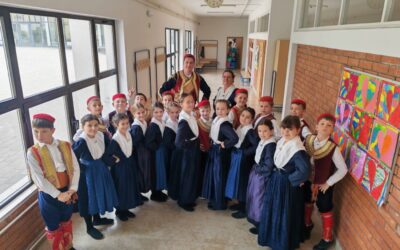 „(Sasvim) mala modna revija”